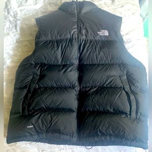 **Barely worn NORTH FACE puffer vest*